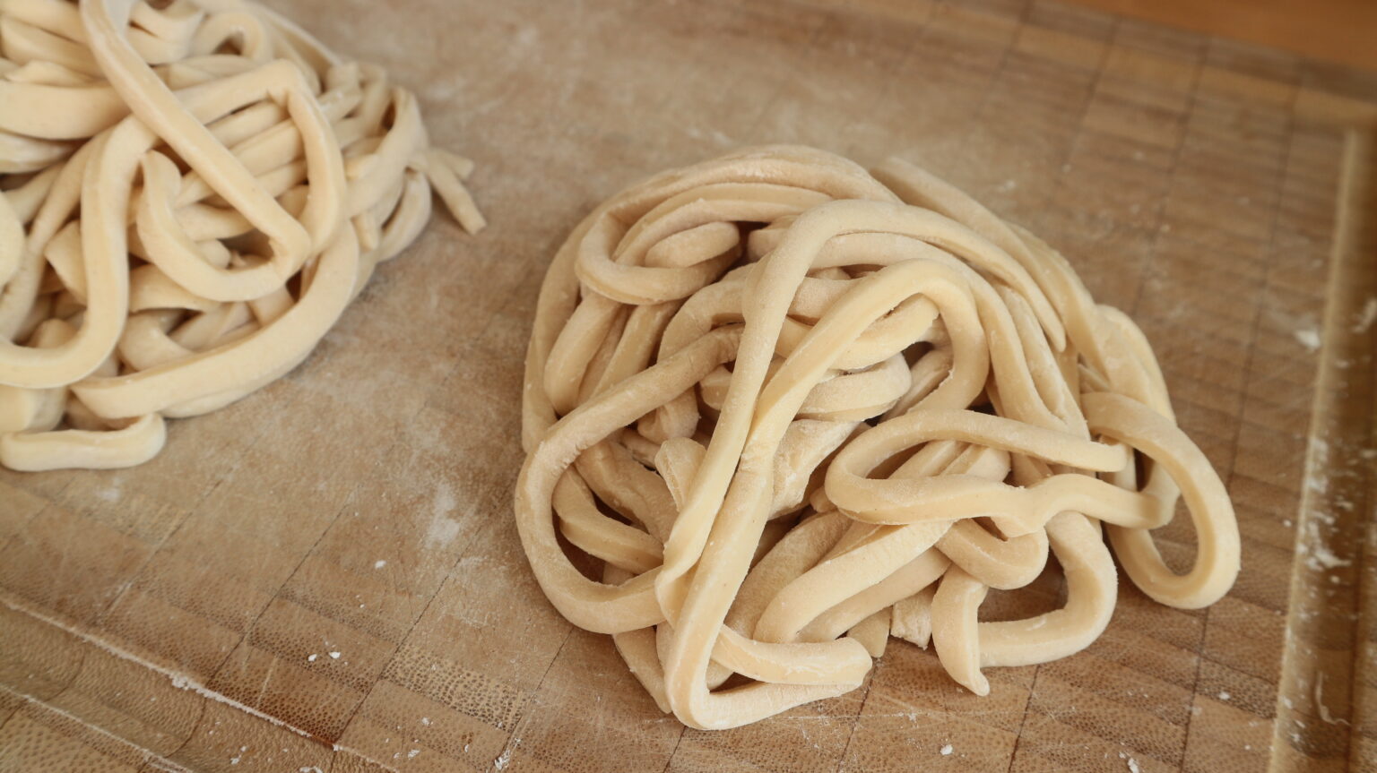 Homemade Udon Noodles from Scratch 手打烏冬 namethedish